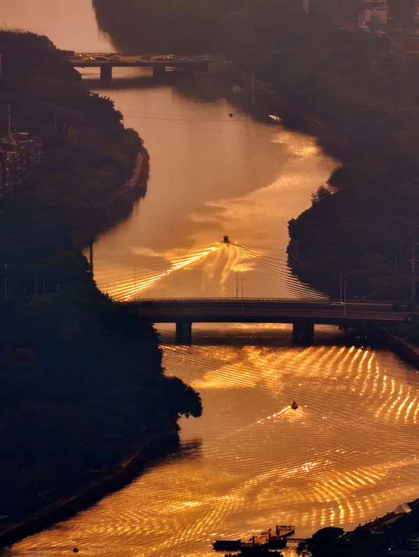 Overlooking the Min River’s golden ripples from Drum Mountain thumbnail