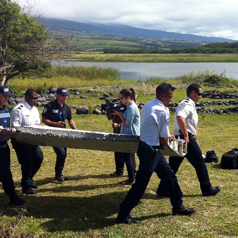 Things Falling Off Airplanes is More Common Than You Thought - Interesting  Engineering