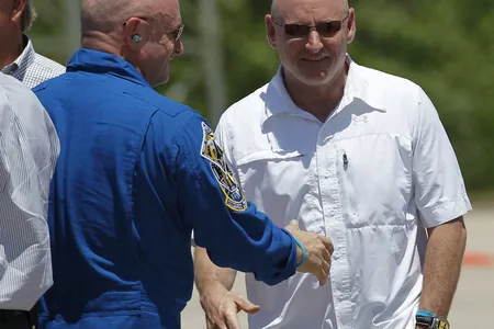 Mark and Scott Kelly in 2011