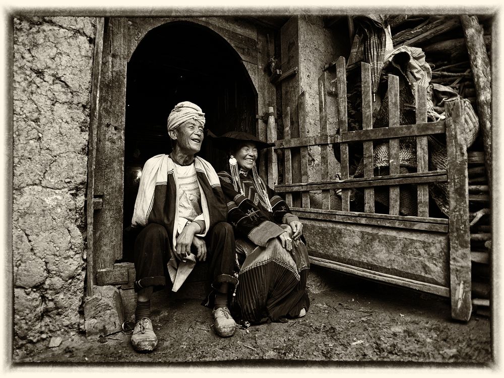 Yi minority people in ethnic dresses | Smithsonian Photo Contest ...