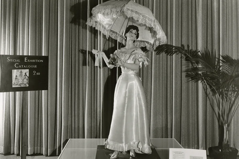 The Libbey Glass Company debuted this spun-glass gown at the 1893 Chicago World's Fair.