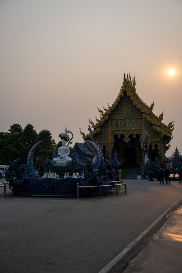 Hazy Sunset at Wat Rong Suea Ten thumbnail