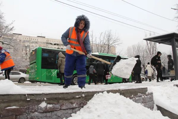 There is very lot of snow thumbnail