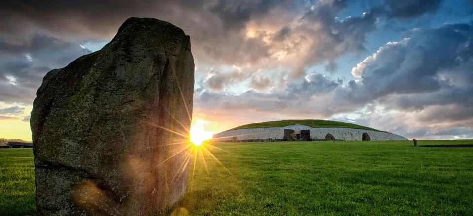  Sunrise at Newgrange. Credit: Tourism Ireland