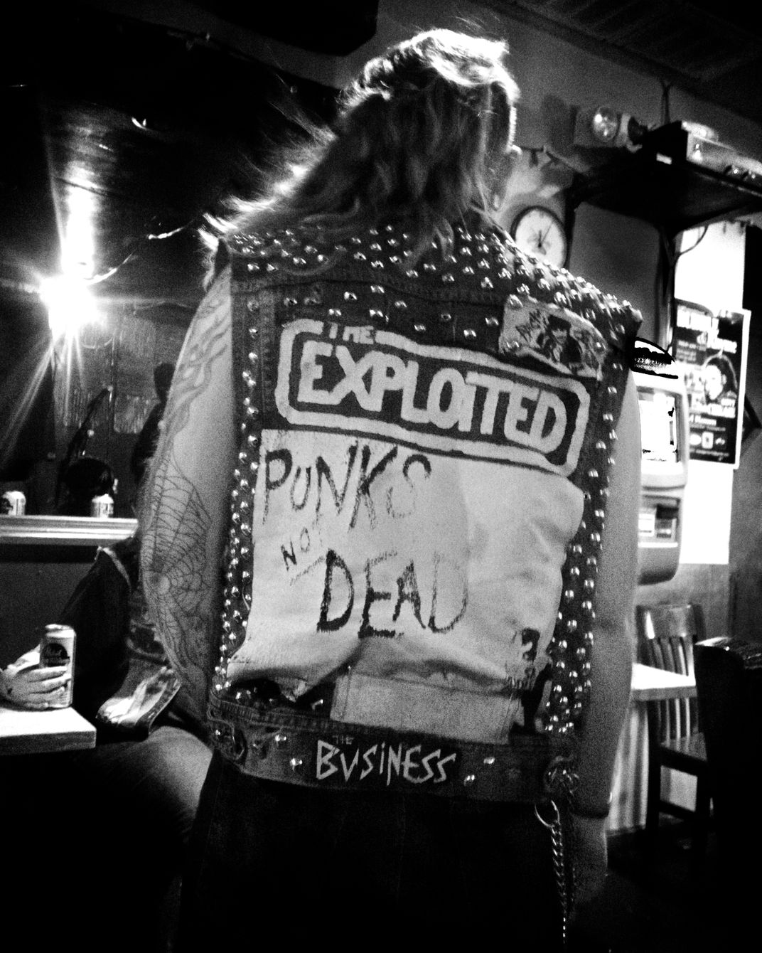 Punks not dead прохождение