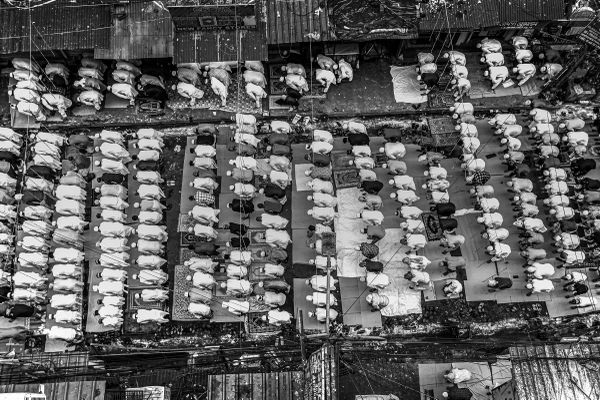 Prayer on street thumbnail