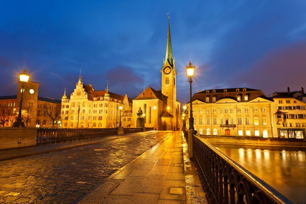 Street scene in Zurich in the evening