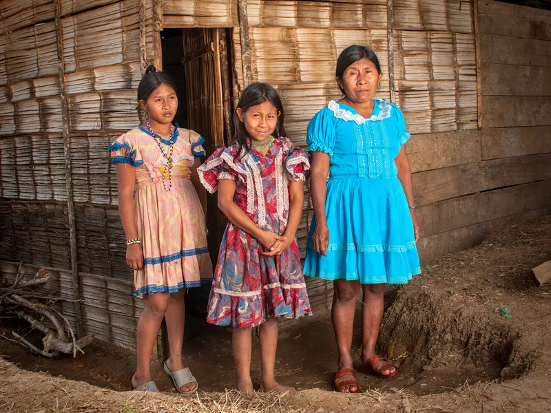 One of the last traditional Embera families from Colombia ...