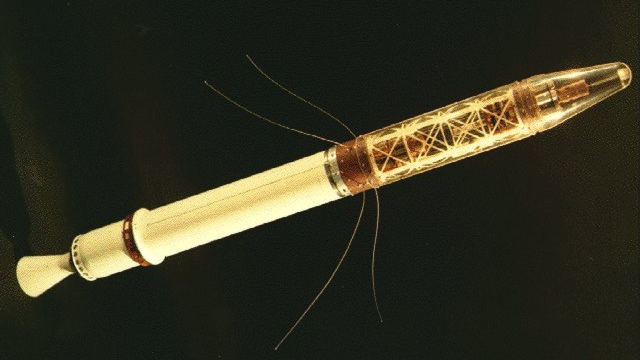 希少　大型本　From Semaphore to Satellite explorer1.jpg
