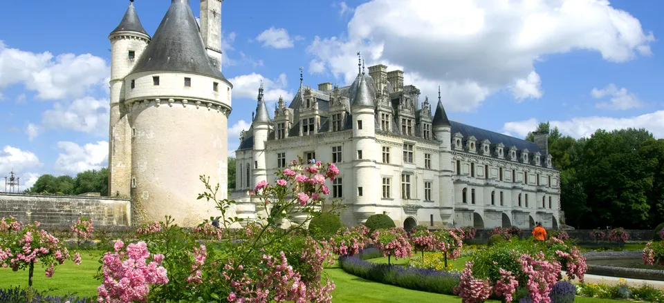  Chenonceau, one of the most romantic chateaux in the Loire Valley 