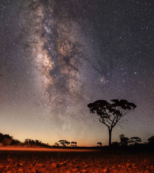 Milky way over the Western Australian Desert thumbnail
