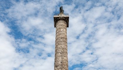 Archaeologists Are Using Lasers to Clean Decades of Grime Off a Towering 1,800-Year-Old Marble Column in Rome