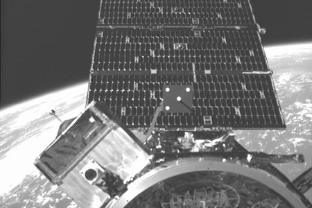 A DARPA satellite takes a big step toward automated satellite servicing.