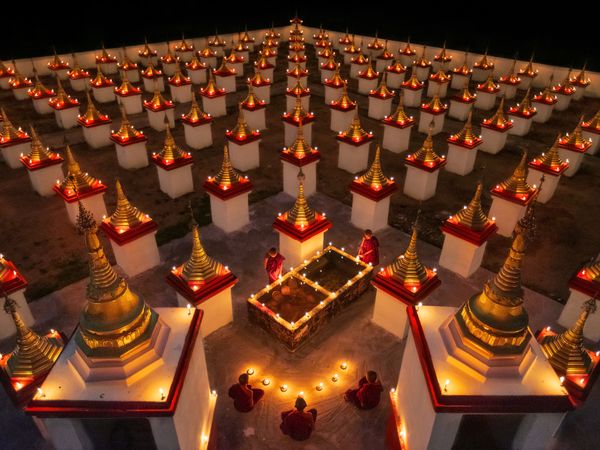 A Thousand Lights: A Buddhist Vigil thumbnail