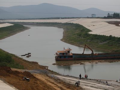 A 2013 view of a channel in the middle section of China’s South-North Water Diversion project