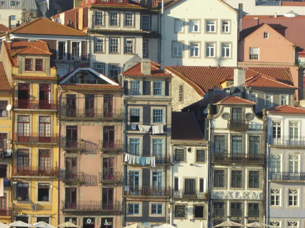 Apartments along the Douro River thumbnail