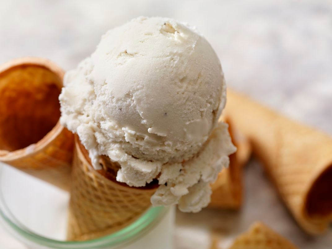 An image of a vanilla ice cream cone