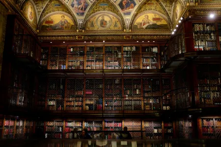 What did J.P. Morgan's library smell like in 1906? 