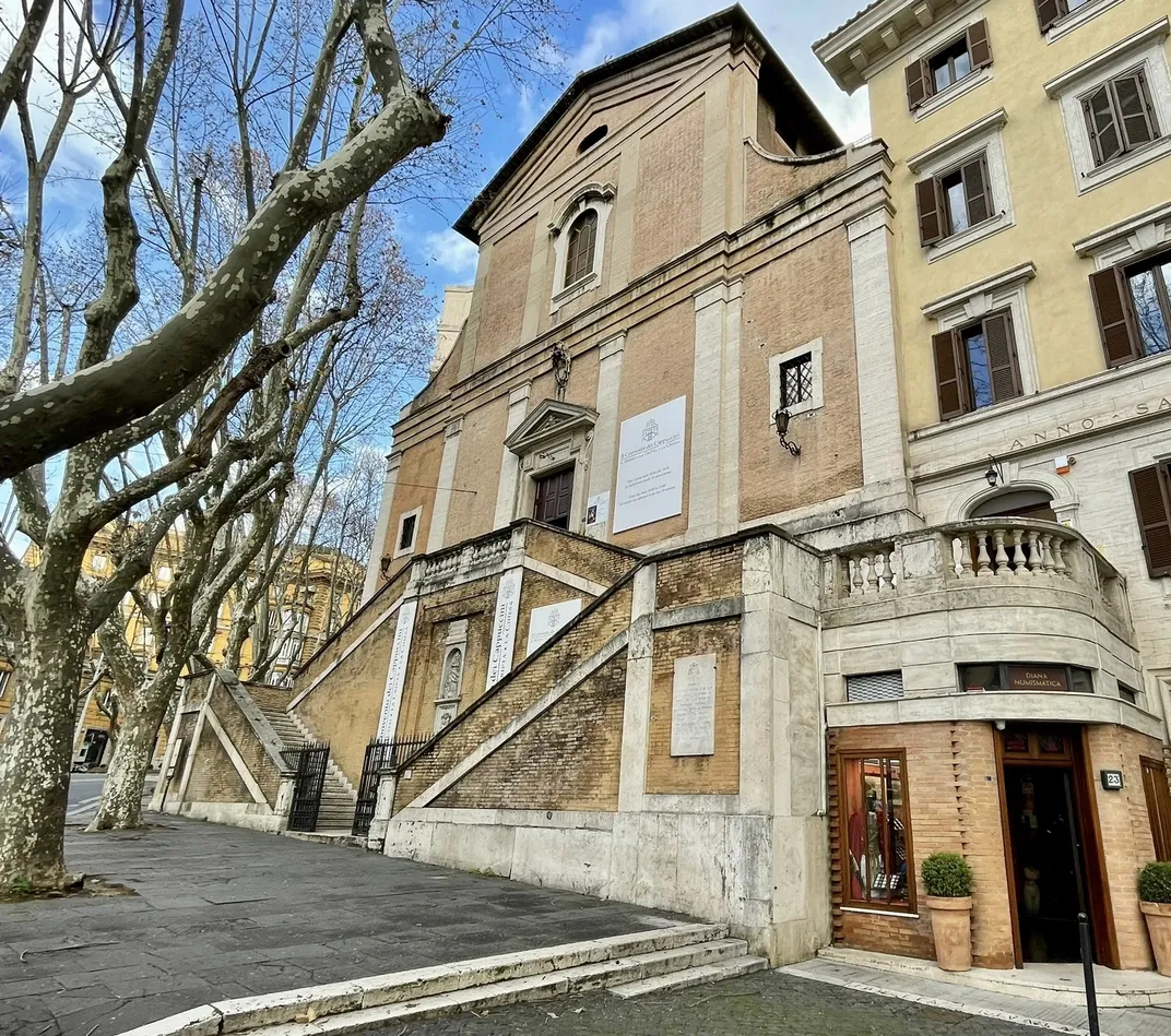 Decorated With 4,000 Skeletons, This Roman Church Will Have You ...