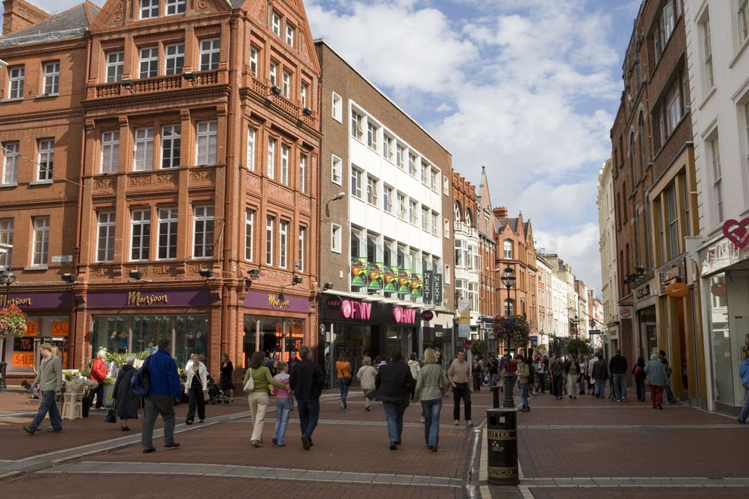 Grafton Street, Dublin. Credit: Courtesy Ireland Tourism Bureau