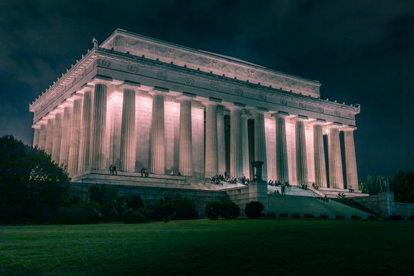 Lincoln Memorial at midnight thumbnail