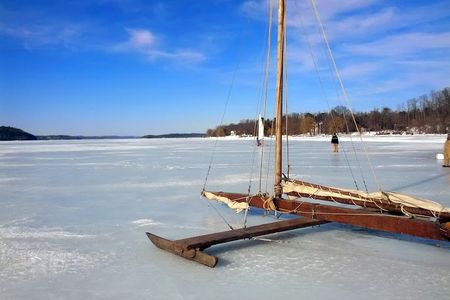 Ice yacht on the Hudson
