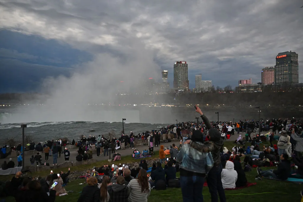 Eclipse viewers in Niagara Falls, New York