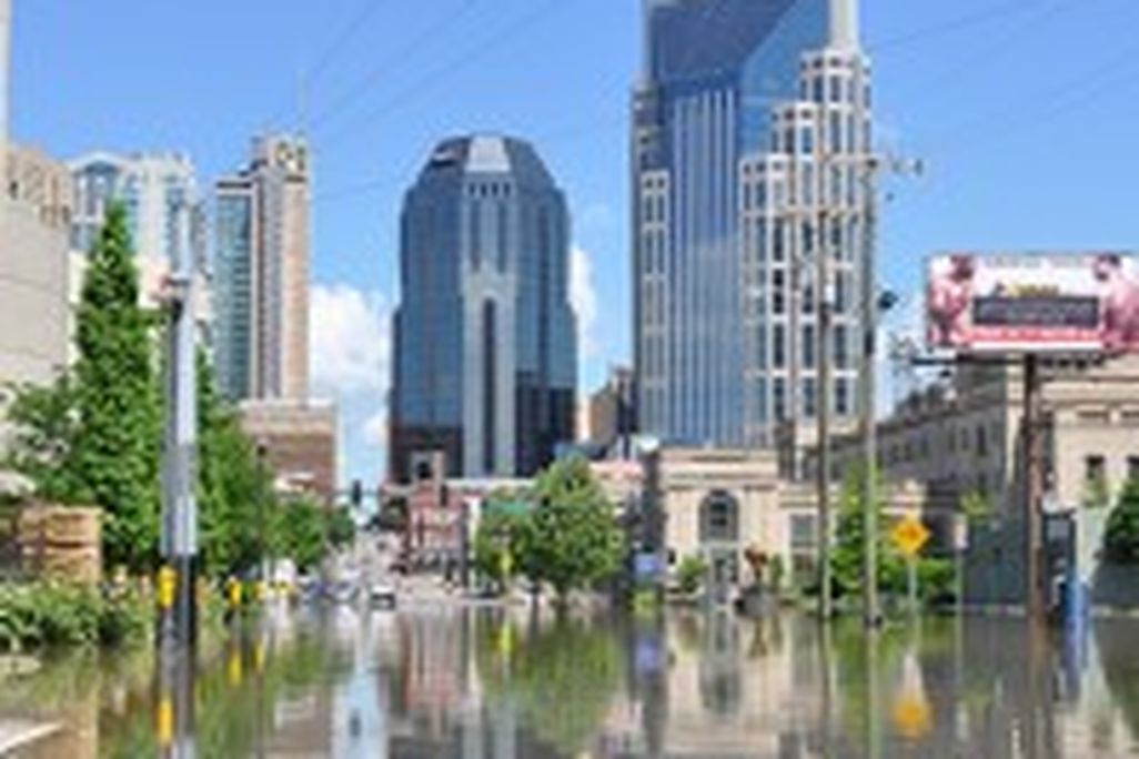 20110520102411nashvilleflood-199x300.jpg