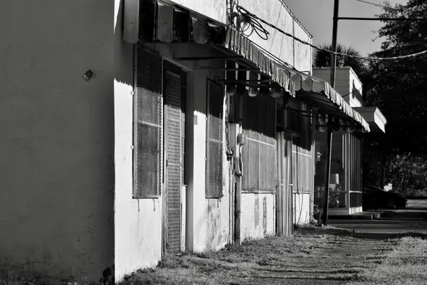 Awning of an Era thumbnail