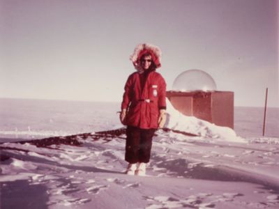Irene Peden conducted groundbreaking work in Antarctica to measure the propagation of radio waves through the ice sheets, revealing properties of the ice below. 