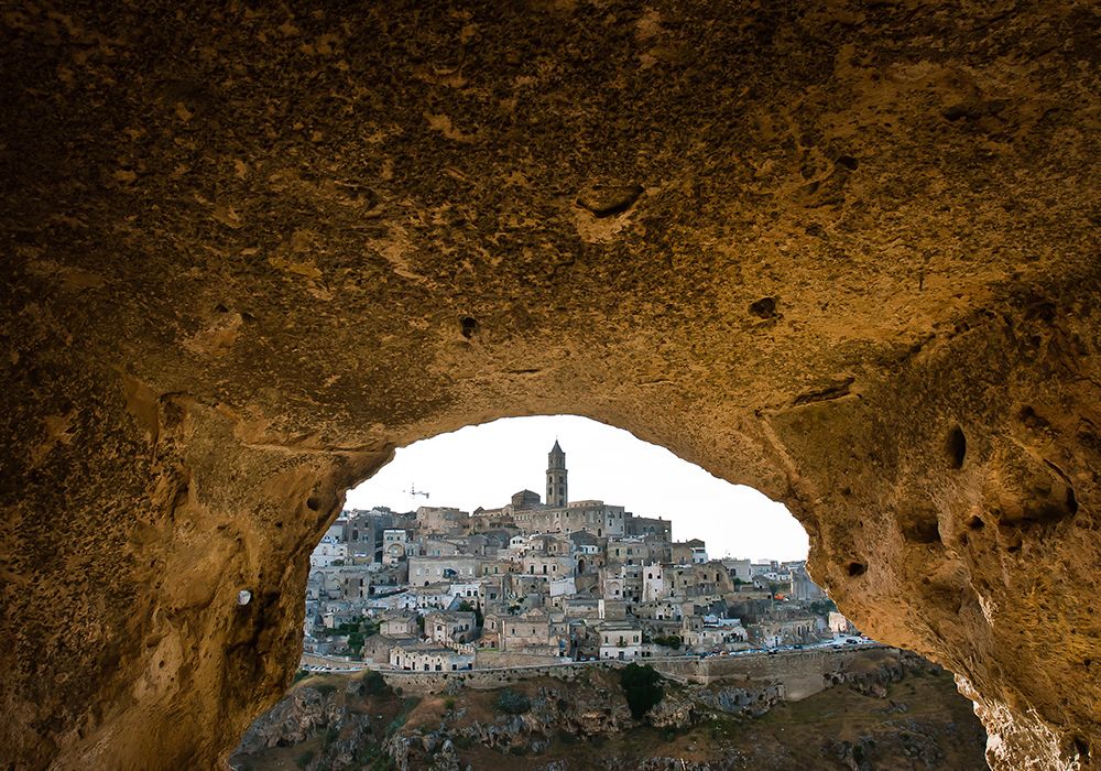 01-CaveDwellers-Matera.jpg