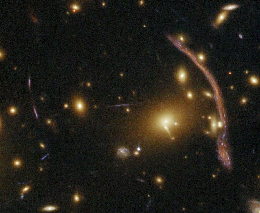 Abell 370: Galaxy Cluster Gravitational Lens