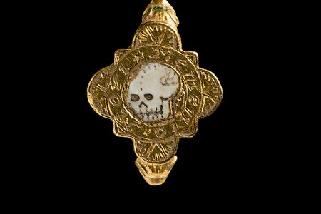 “[The ring's] sentiment reflects the high mortality of the period, the motif and inscription acknowledging the brevity and vanities of life,” says scholar Mark Redknap.