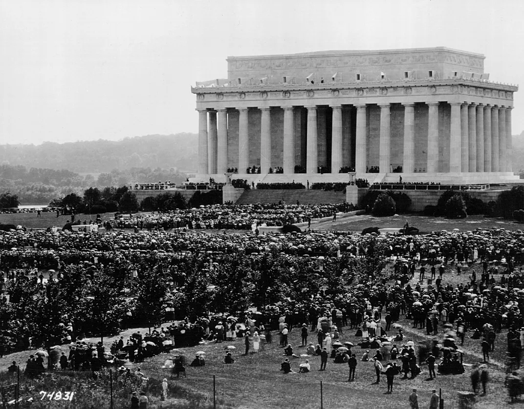 Crowd at the Lincoln Memorial dedication ceremony