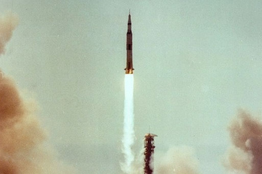 A team of scientists has recovered pieces of a rocket engine that launched Apollo astronauts to outer space.