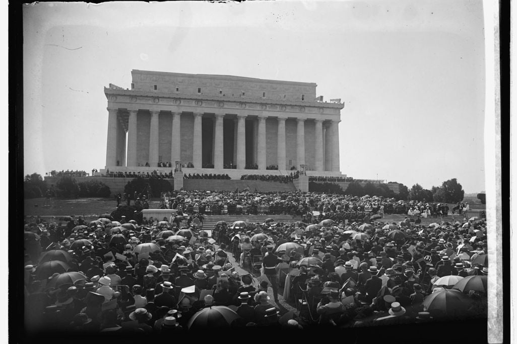 View of the crowd at the Lincoln Memorial dedication