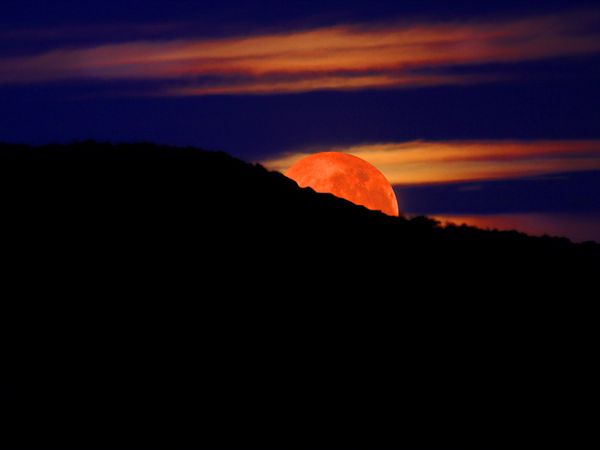 Rising Harvest Moon over House Mountain thumbnail