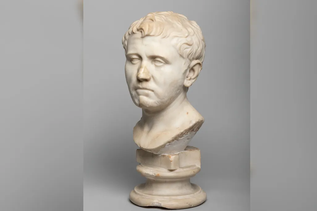 Ancient Roman bust of an unidentified man