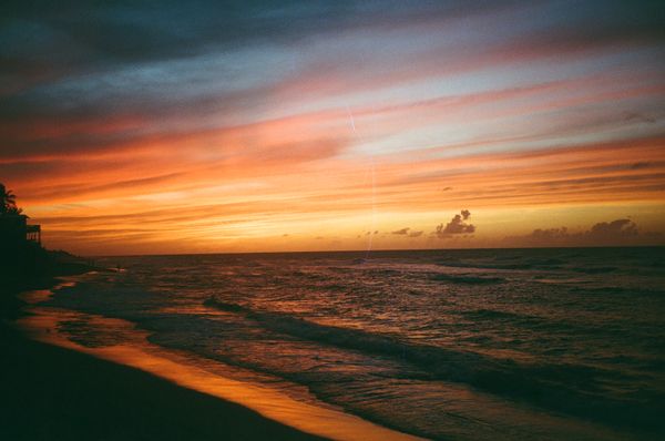 El Atardecer thumbnail