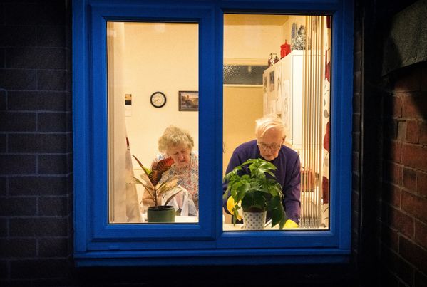 Mum and dad washing the dishes thumbnail