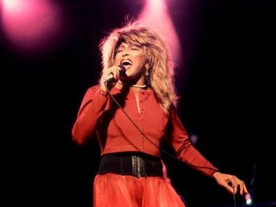 Tina Turner performing in Illinois in 1987