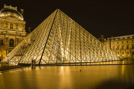 The Louvre Pyramid was completed in 1989 and is part of the entrance to the modern Louvre art gallery. 