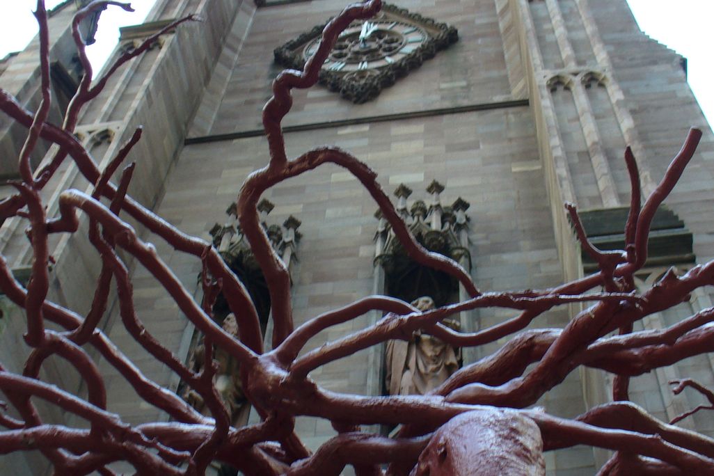 Sculptor Steve Tobin used its roots as the base for bronze sculpture