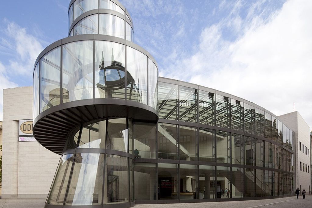 museum exterior with glass walls