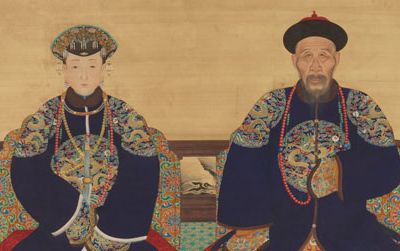 A hanging scroll painting depicts Yinti, Prince Xun (1688-1755) and his wife.