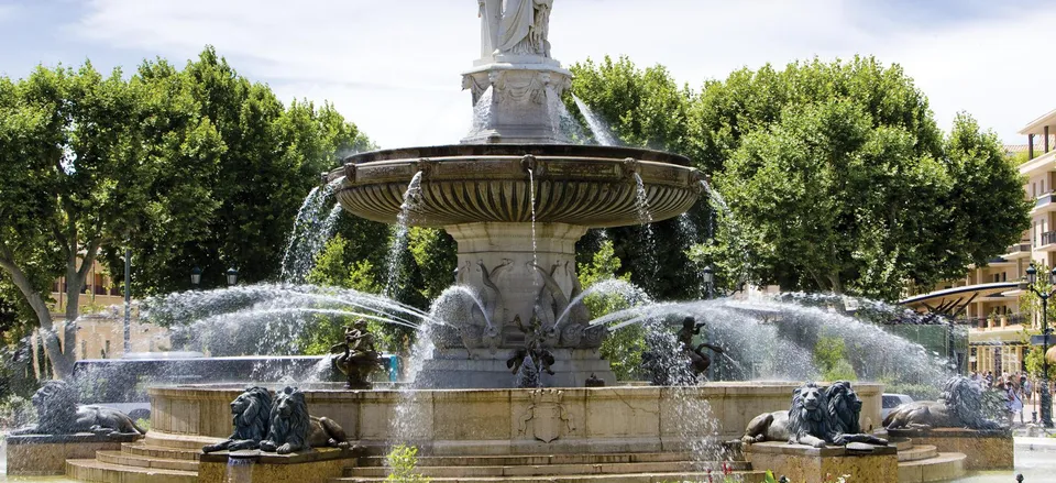  Fountain in central Aix-en-Provence 