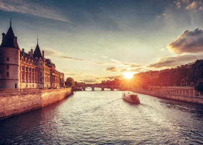 art-and-architecture-of-france-a-tailor-made-journey