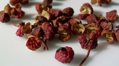 New research shows that a molecule in Szechuan peppers activates your cells’ touch receptors, making them feel like they’ve been vibrated rapidly.