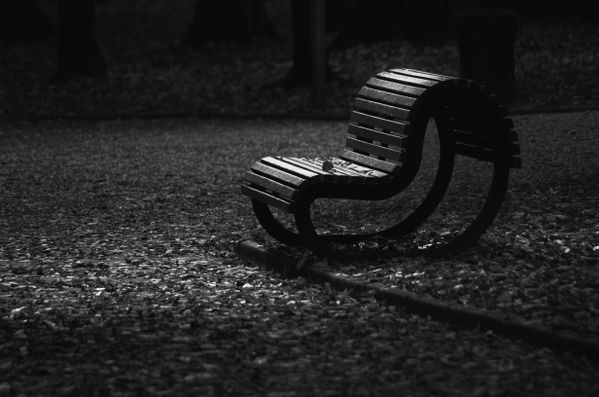 Lonely bench. thumbnail