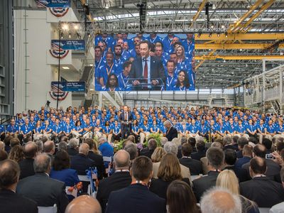 Airbus CEO Fabrice Brégier shares the stage with more than 200 new employees at the grand opening of the European consortium’s plant in Mobile, Alabama, last September. Said Brégier: “Today shows that Airbus is becoming a truly global manufacturer—and a truly American manufacturer!”